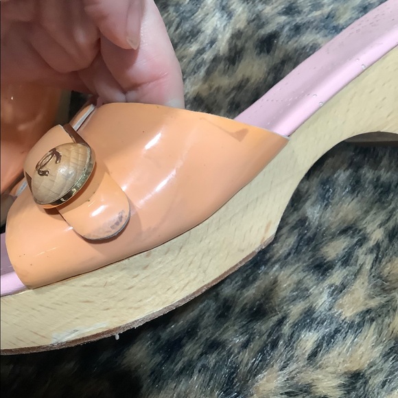 CHANEL ORANGE | PINK PATENT LEATHER SANDALS - Picture 13 of 13